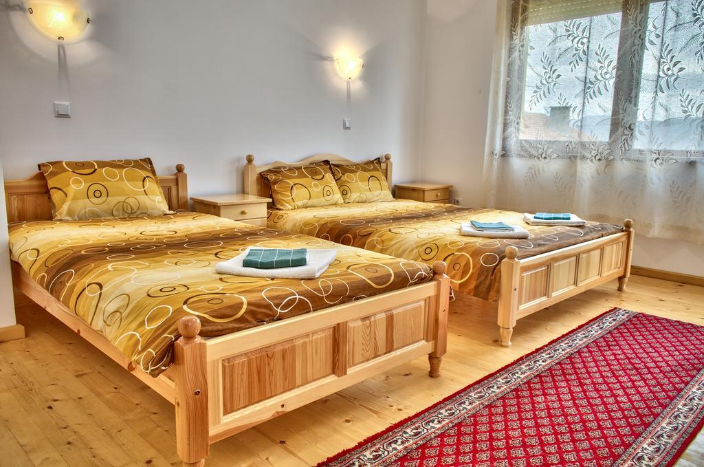Guest House Joji ساباريفا بانيا الغرفة الصورة
