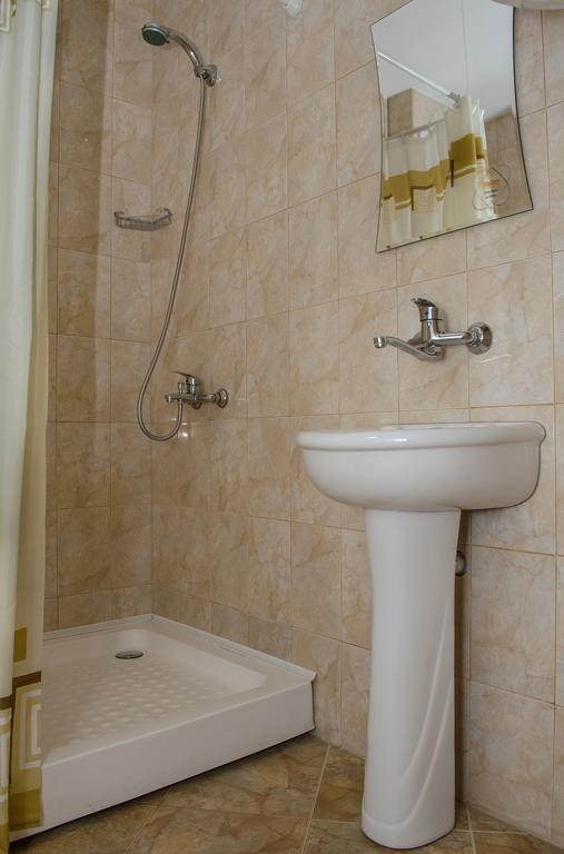 Guest House Joji ساباريفا بانيا الغرفة الصورة