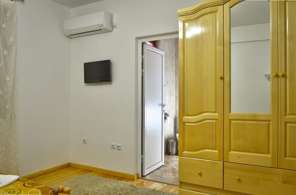 Guest House Joji ساباريفا بانيا الغرفة الصورة