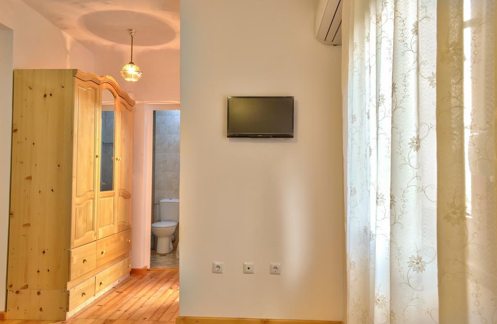 Guest House Joji ساباريفا بانيا الغرفة الصورة
