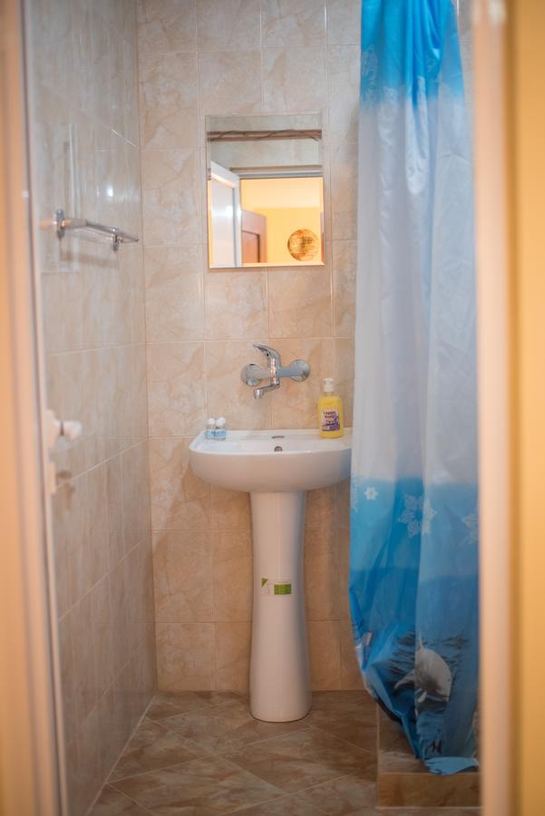 Guest House Joji ساباريفا بانيا المظهر الخارجي الصورة
